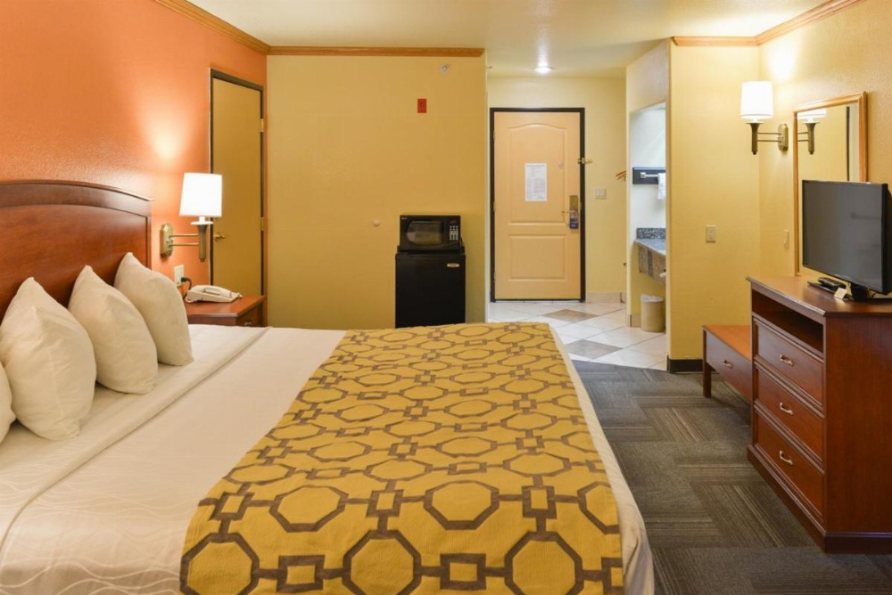 Baymont by Wyndham Garden of the Gods/Colorado Springs